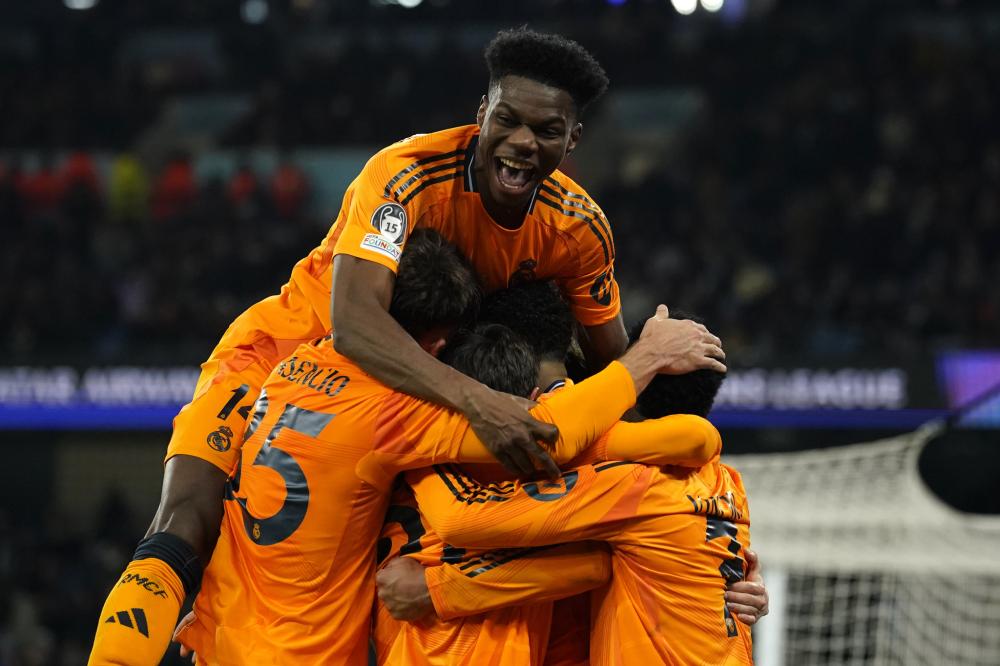 涉及多个部门 特朗普政府继续挥舞“裁员刀”.